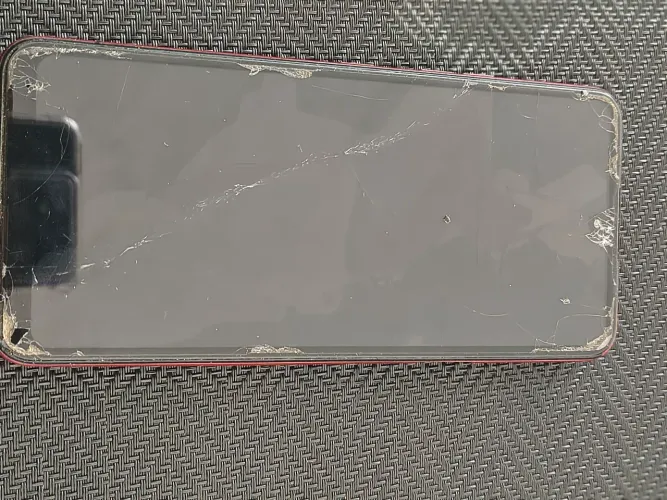 CELULAR LG K52  ? display quebrado mais funcionando mas aínda está funcionando ano 2020 