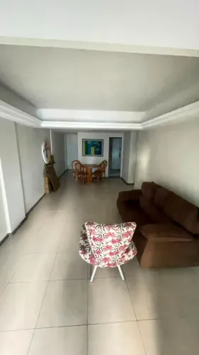 Vendo Apartamento em Boa viagem, 3 quartos sendo 1 suite com closet, sala ampla, varanda.