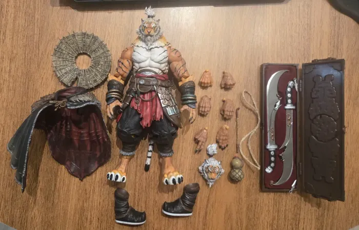 TIGRE ACTIONS FIGURE