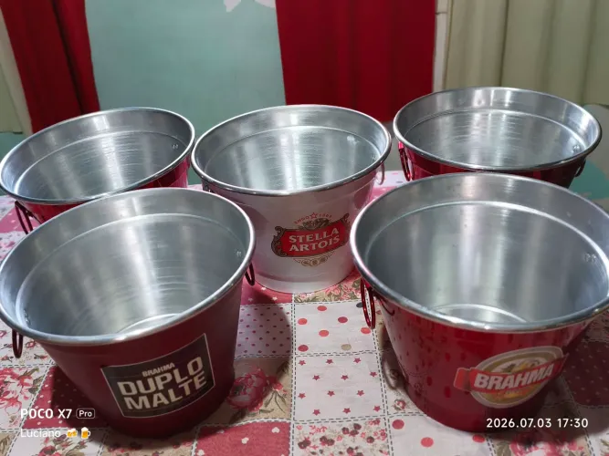 5 Balde de gelo e cervejas