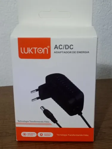 Fonte de Alimentação 9V 3A P4 5,5mm Bivolt - Novo 