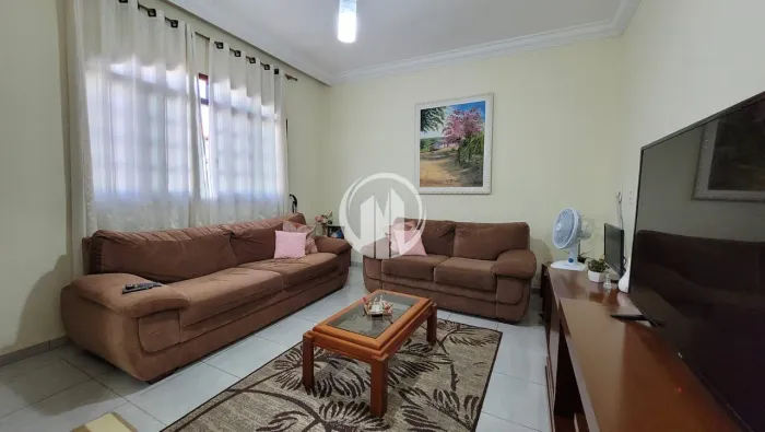 Casa Térrea à Venda com 3 Dormitórios, sendo 1 Suíte no bairro Jardim da Fonte -