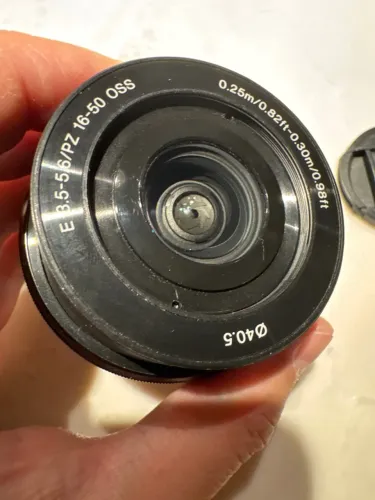 Lente Sony E 16-50mm PZ OSS - Com Defeito (Para Retirada de Peças / Conserto)