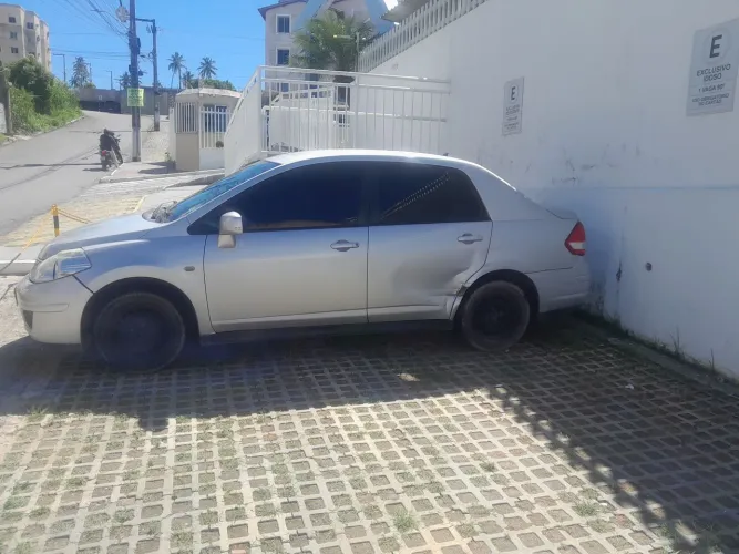Nissan Tiida SL 1.8/1.8 Flex 16V Mec. 2010