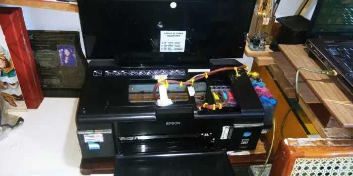 Impressora Epson. Stylus Photo T50(com Bulking instalado)