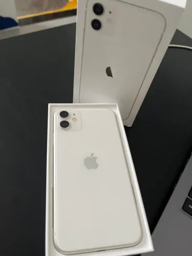 iPhone 11 em perfeito estado, aparelho tudo original, bateria 76%, 128g. 