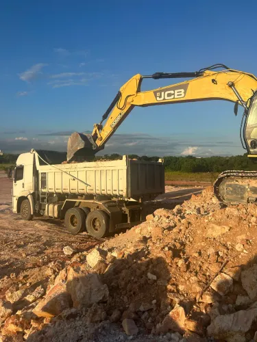 Escavadeira Jcb js200