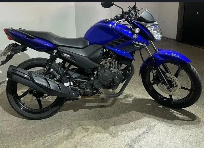 Vendo moto pouco usada
