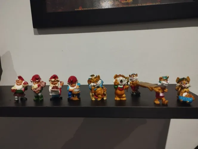 Coleção Kinder ovo anões e miau egípcios 