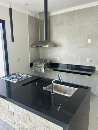 Casa em condomínio de 3 suítes à venda no Condomínio Residencial Valencia Ilha Gracia, 150