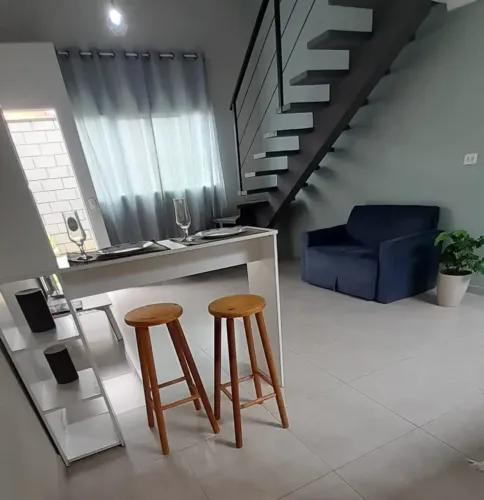 Casa de condomínio para aluguel possui 50 metros quadrados com 1 quarto