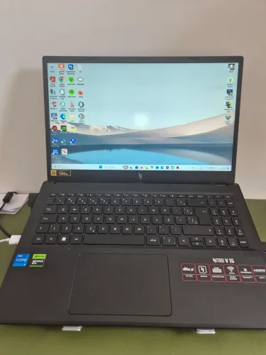 Notebook Acer Nitro V 15 (Core i5 13ª gen, 24GB RAM DDR, RTX 3050 6GB)