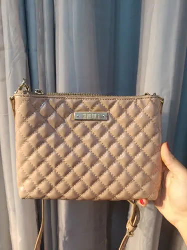 Bolsa bege Santa Lola (?COM O FECHO ESTRAGADO )