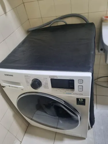 Máquina  lavar e seca com defeito 