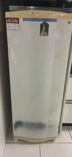 Geladeira gelando bem usada baratinha
