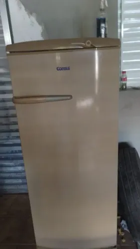 Vende se geladeira 250 cada uma 
