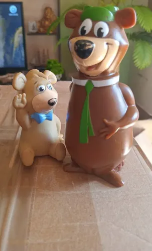 Bonecos Zé colmeia e Catatau estrela