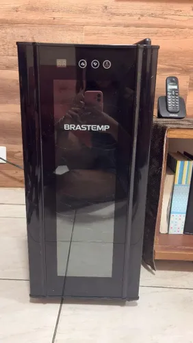 Mini adega climatizada 