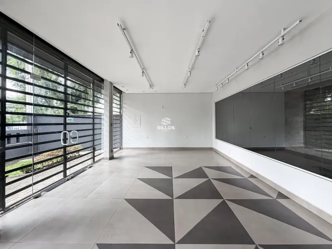 Loja comercial com 180 m² para locação no bairro Portão em Curitiba