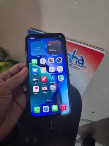 Celular iPhone 11