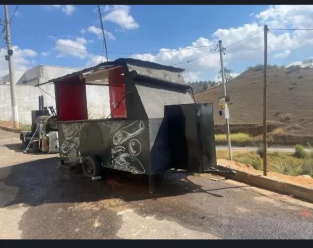 Food truck grande pronto para trabalhar