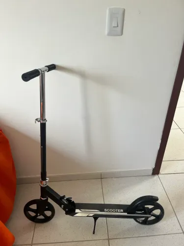 Vendo patinete novo