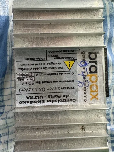 Módulo controlador elétrico de porta 