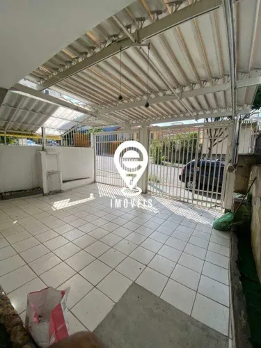 Casa à Venda com 3 Quartos, 2 Banheiros e 4 Vagas na Chácara Inglesa - São Paulo/SP