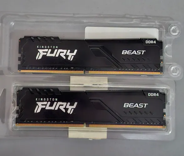 Kit 2x Memória RAM Kingston FURY Beast 8GB DDR4