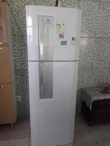 Geladeira Electrolux DF42 Frost Free