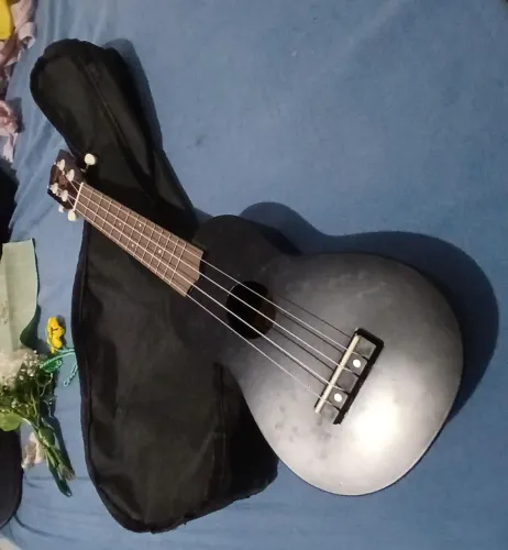 Ukulele Soprano 21" Seven Guitars
