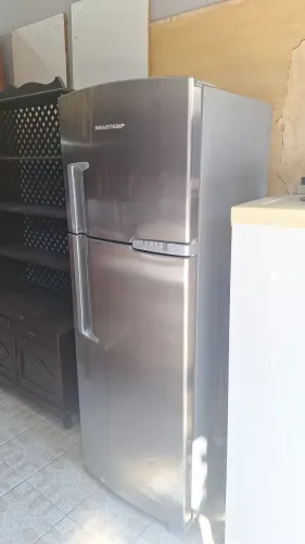 Geladeira Duplex inox em bom estado.