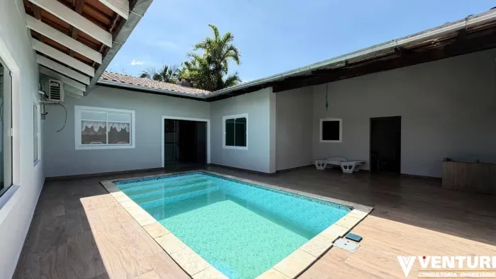 Casa com 4 dormitórios, sendo 3 suítes para alugar, 258 m² por R$ 5.584/mês - Velha - Blum