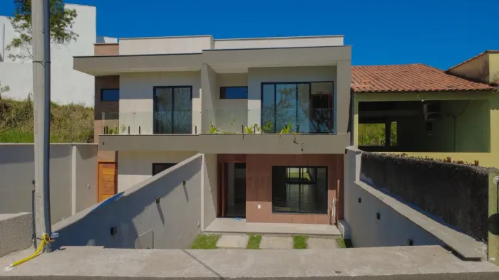 Casa nova 141m² - 3 quartos, suíte, 2 vagas - próximo ao Verbo Divino