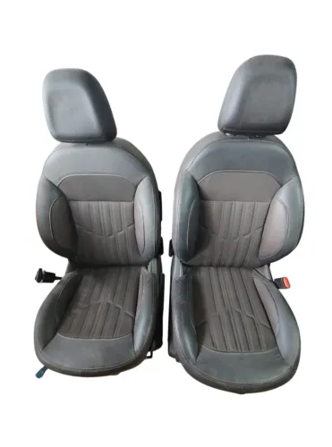 Par de Bancos Dianteiros em Couro - Peugeot 2008 2016 a 2020