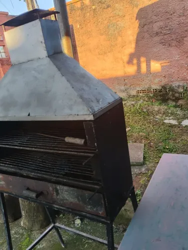 Vendo uma churrasqueira de espetinho 