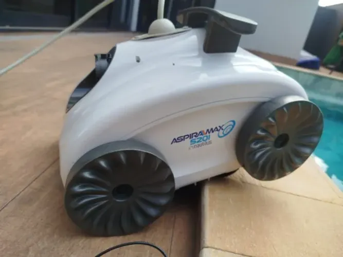 Robo Aspirador de Piscina - Aspiramax 5201 Nautilus