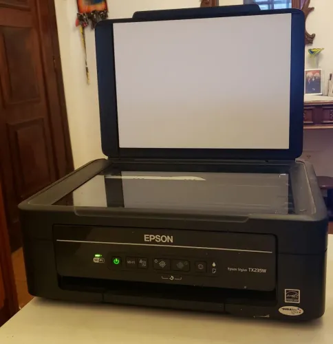 Impressora Epson Stylus TX235W Wi-Fi Multifuncional - Scanner e cópia funcionando