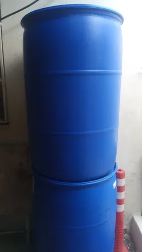 Galão de 200 litros limpo próprio para água