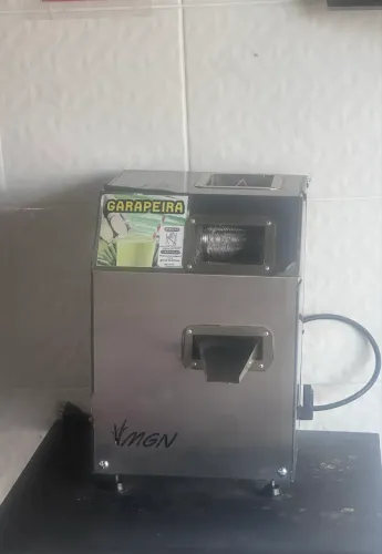 Máquina de caldo de cana elétrica (garapeira)