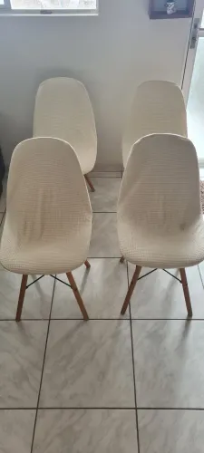 Jogo 4 Cadeiras Charles Eames Eiffel Botonê (Estofadas) Brancas + Capas de Brinde