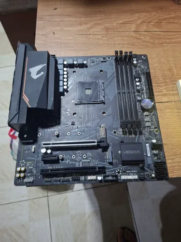 Placa mãe AORUS ddr4 B550 Elite