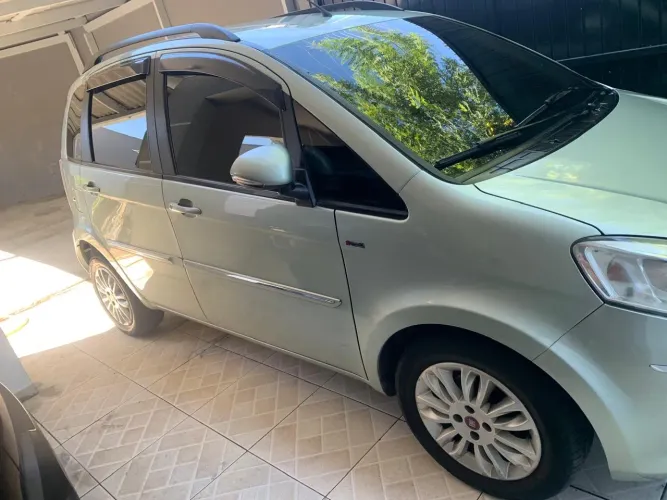 Fiat Idea Essence 1.6 Flex 16V 5P 2011