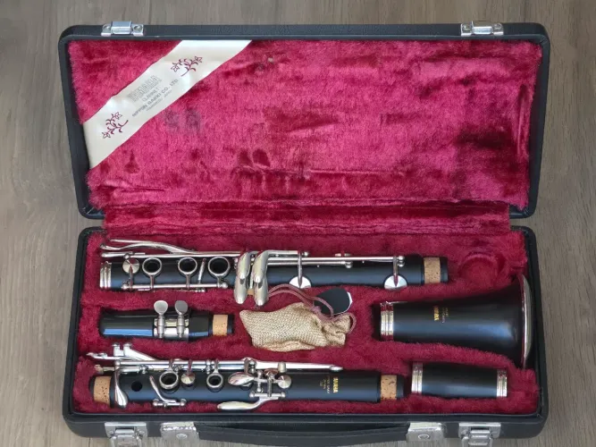 Clarinetr Yamaha YCL-351 em Madeira + BRINDES