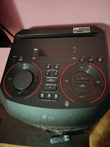 Caixa de somLG xboom nova