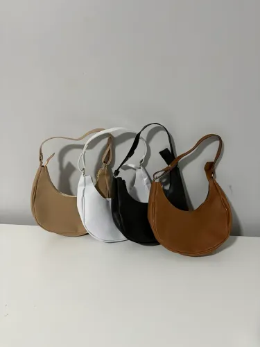 Vendo bolsas cada uma por 