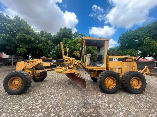 Motoniveladora Caterpillar 135H 2002