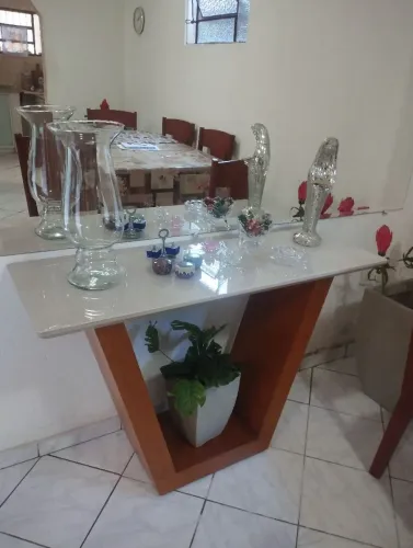 Aparador, top de linha 650 reais 