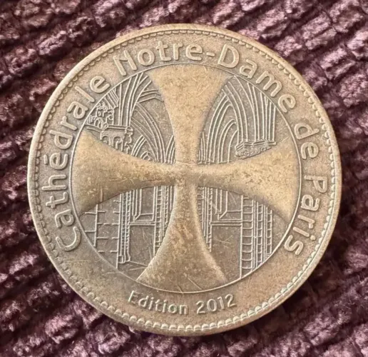 MEDALHA NUMISMÁTICA COMEMORATIVA DA CATEDRAL DE NOTRE DAME -2012
