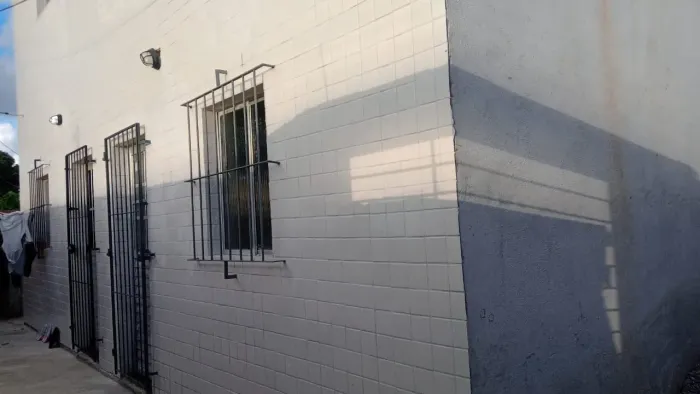 Alugo uma kitnet em caxangá-Recife.